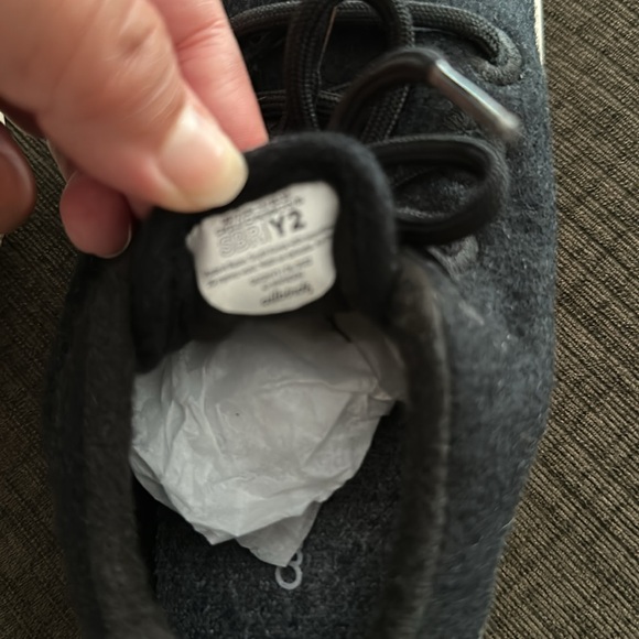 Youth allbirds. Never worn - Picture 3 of 3